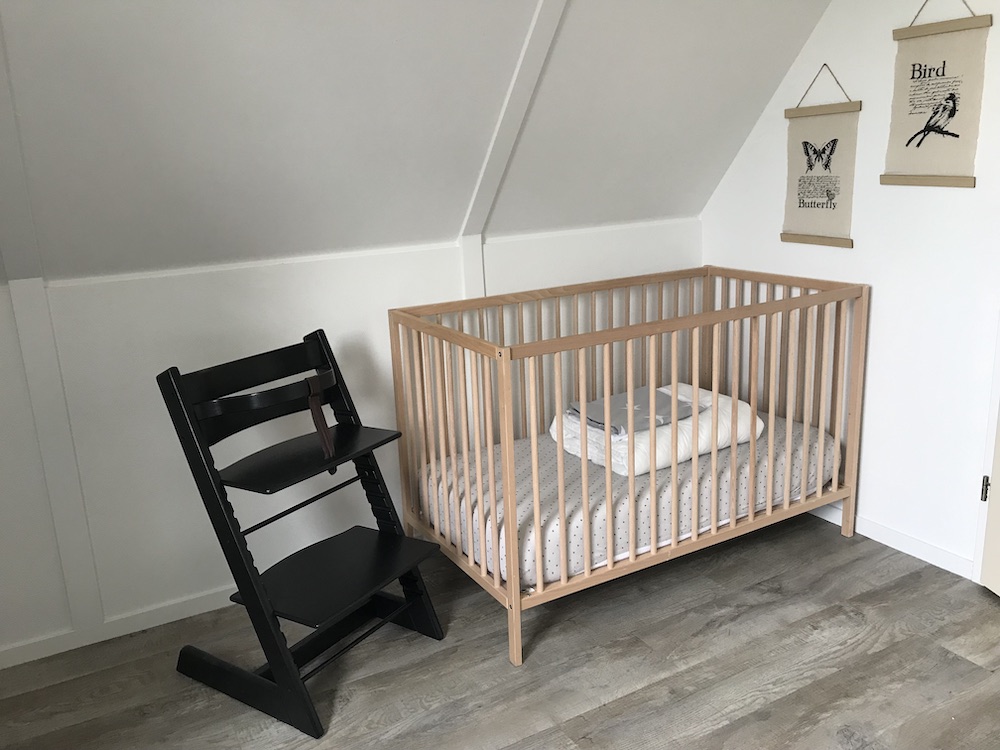 NL kinderbed en kinderstoel NL